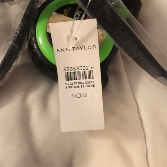 NWT Ann Taylor Large Tote 18” W- 12” L 11” Strap Drop - Picture 8 of 8